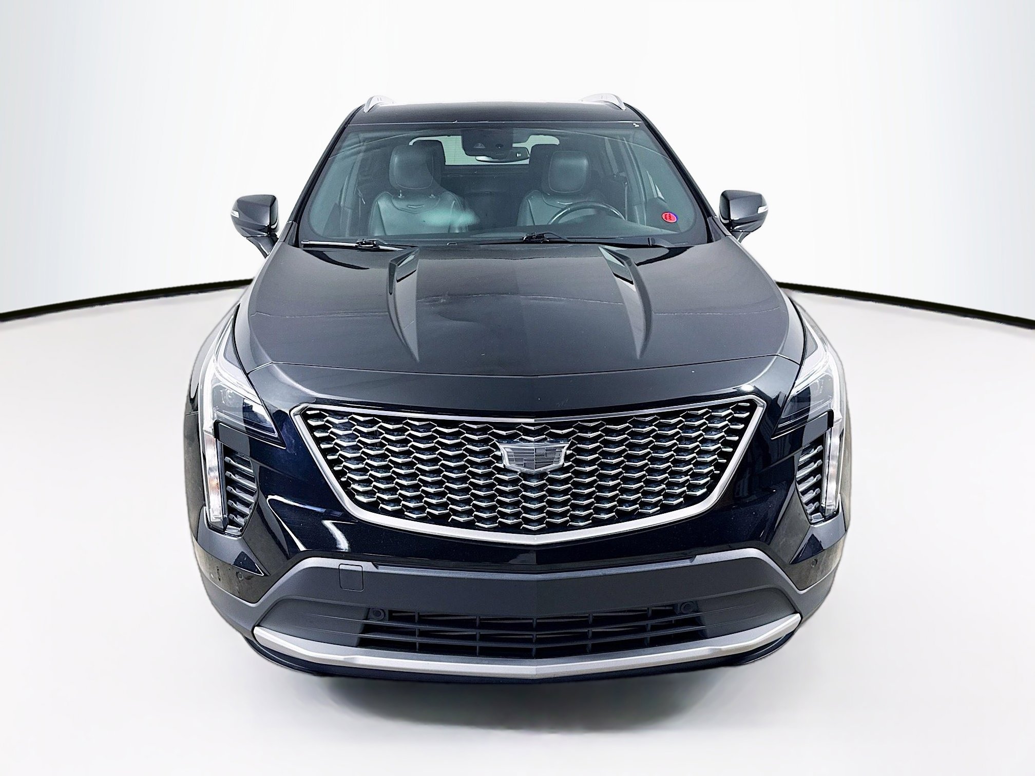 Used 2021 Cadillac XT4 Premium Luxury w/ LPO, Radiant Package image 3