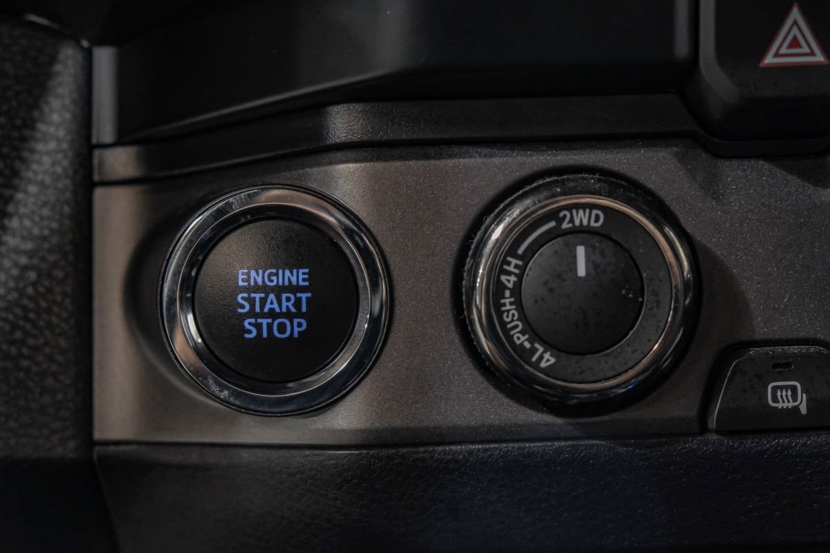 Used 2020 Toyota Tacoma TRD Off-Road w/ Advanced Technology Package image 20