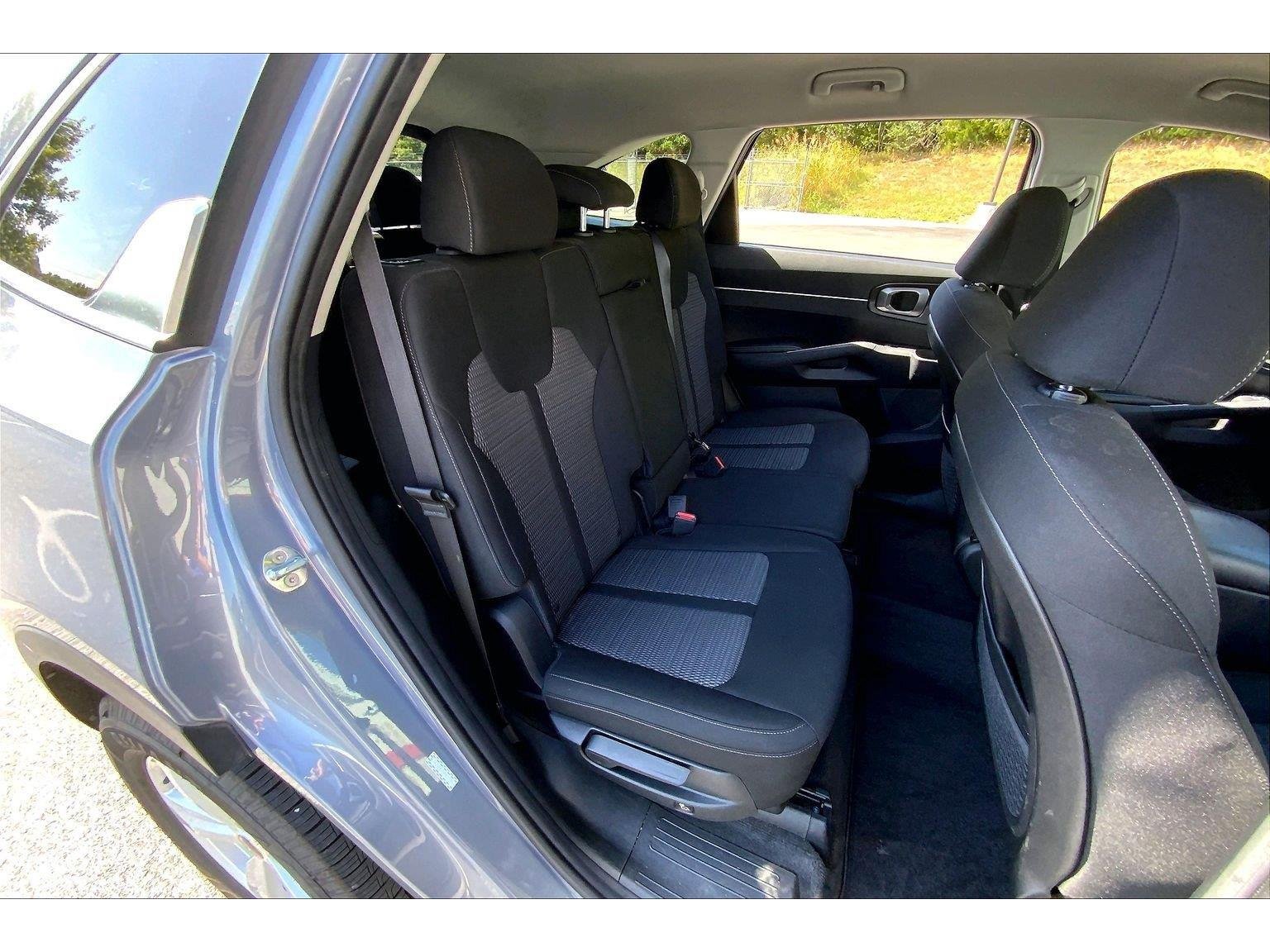 Used 2023 Kia Sorento LX FWD image 23