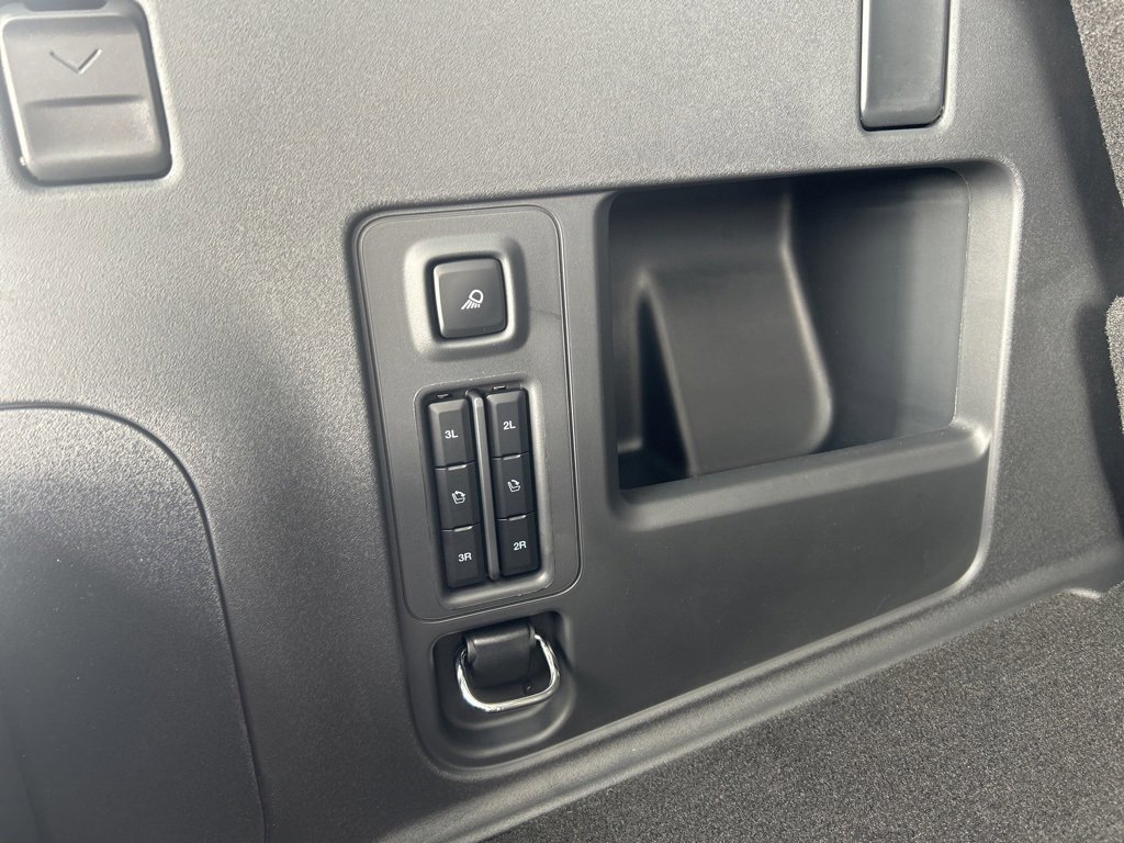 New 2025 Ford Expedition Active image 19