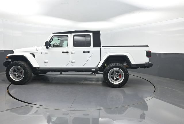 Used 2020 Jeep Gladiator Overland AWD/4WD image 2
