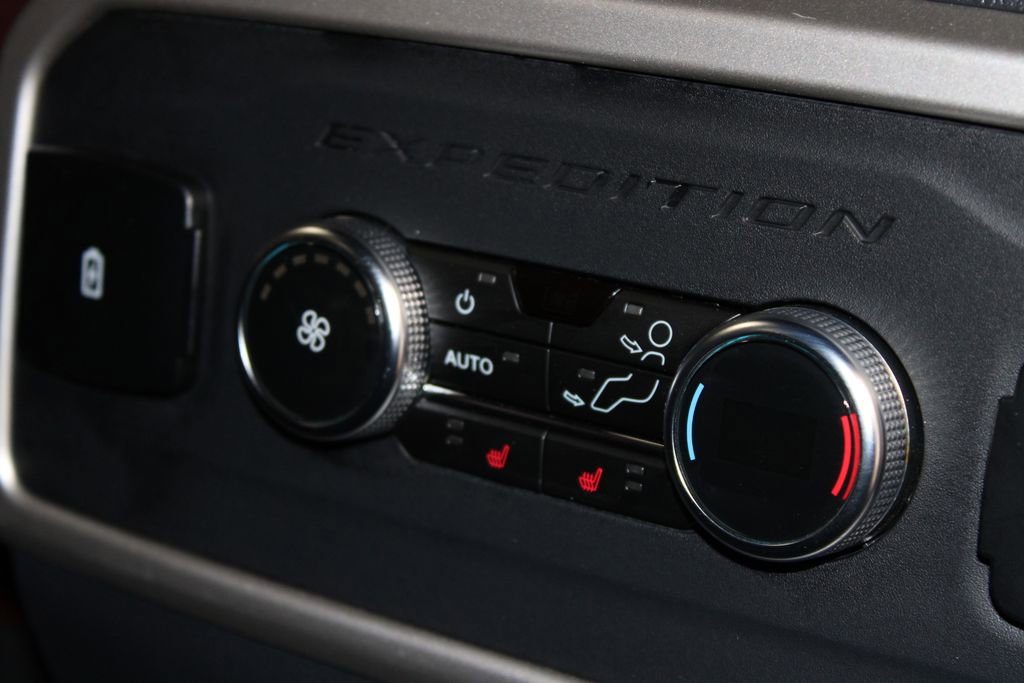 Used 2024 Ford Expedition Limited image 33