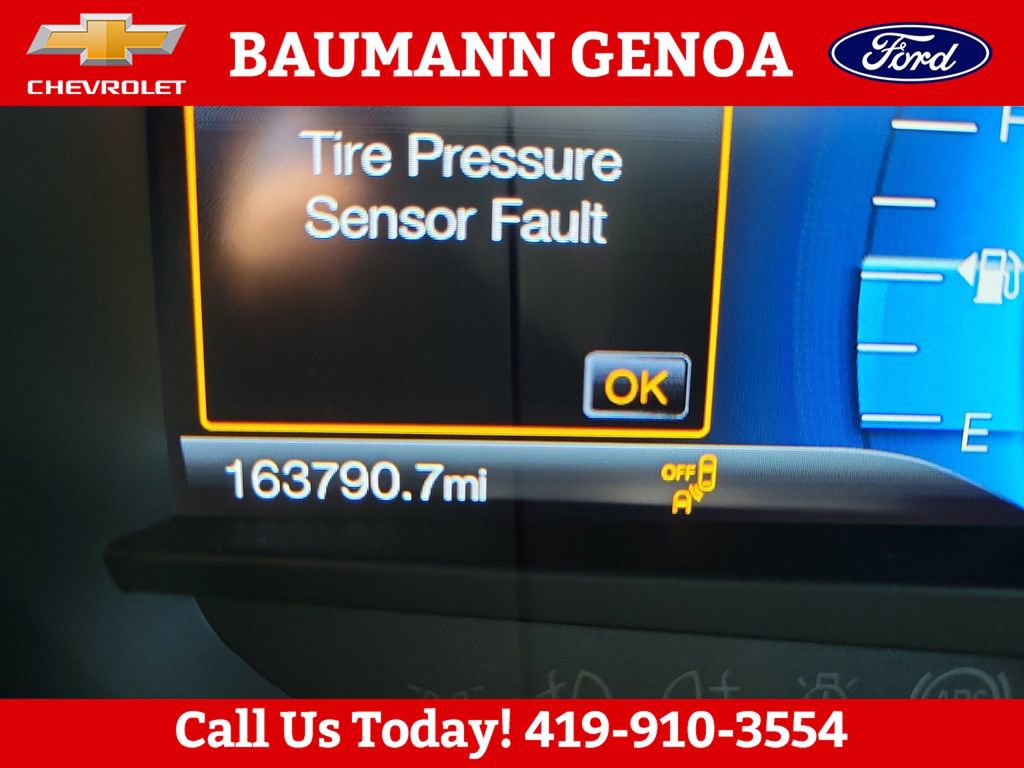 Used 2017 Ford Edge Titanium w/ Equipment Group 301A AWD/4WD image 16