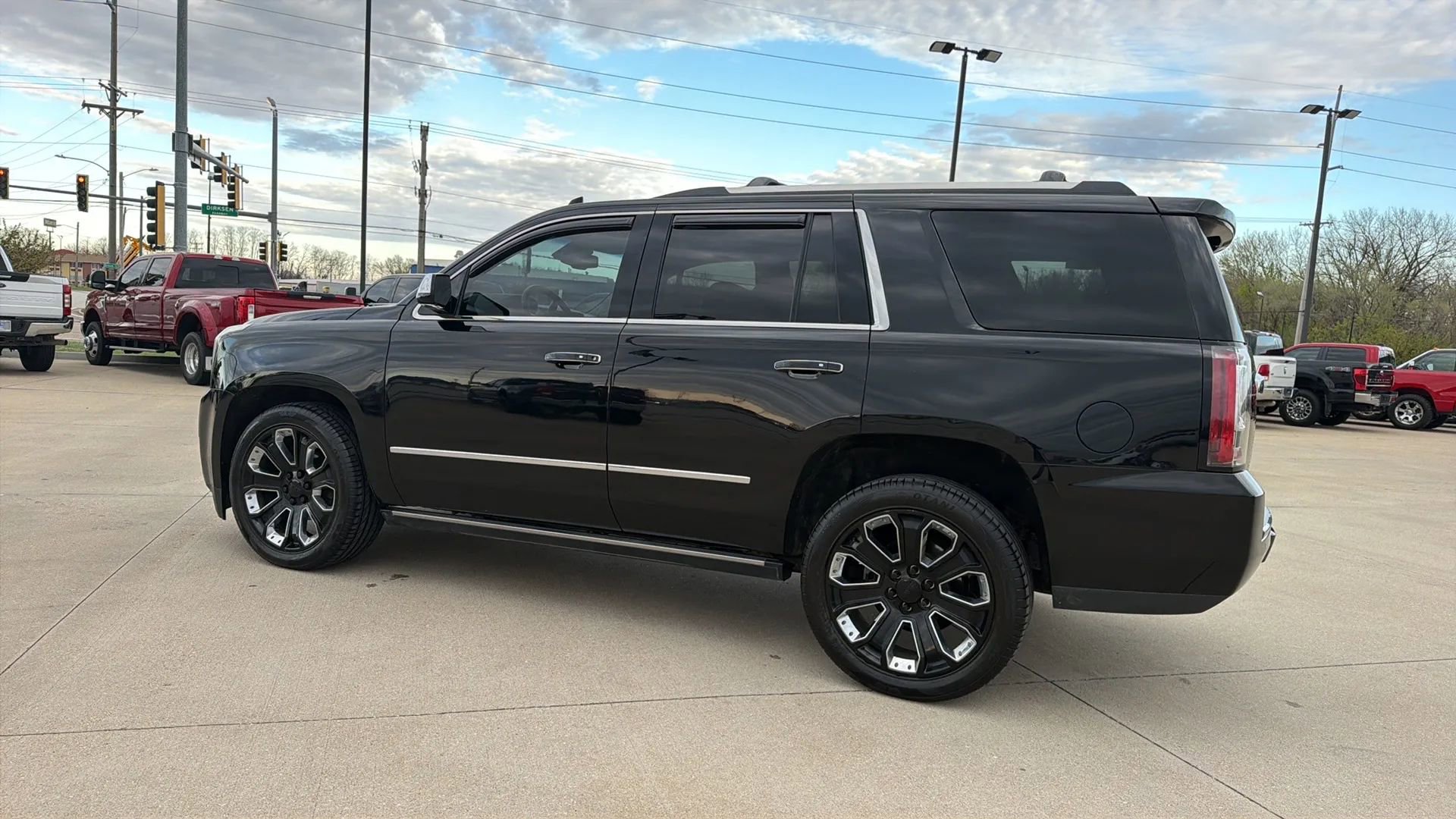Used 2019 GMC Yukon Denali w/ Denali Ultimate Package image 12