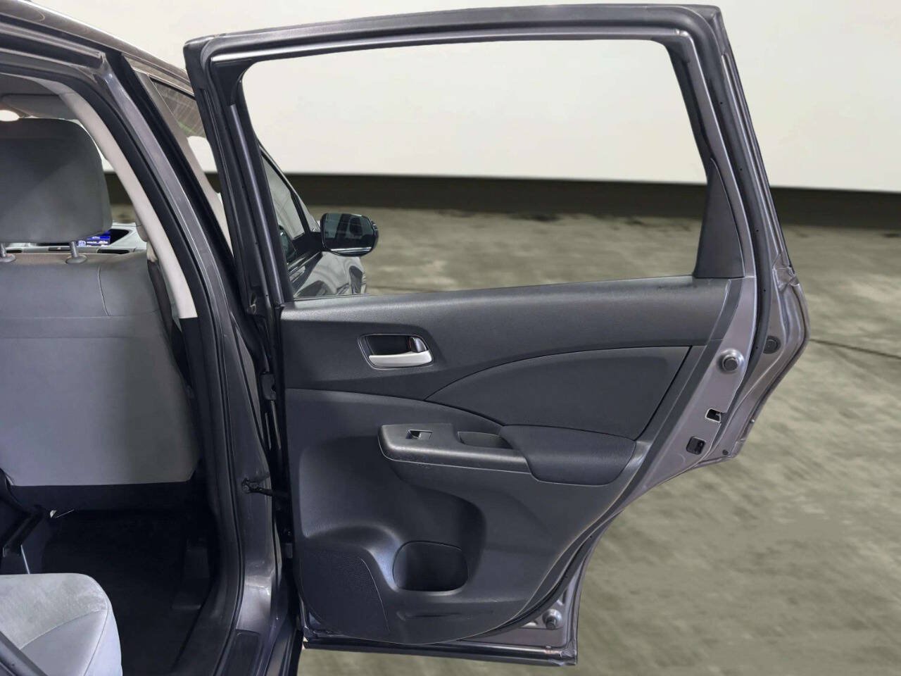 Used 2015 Honda CR-V LX image 17