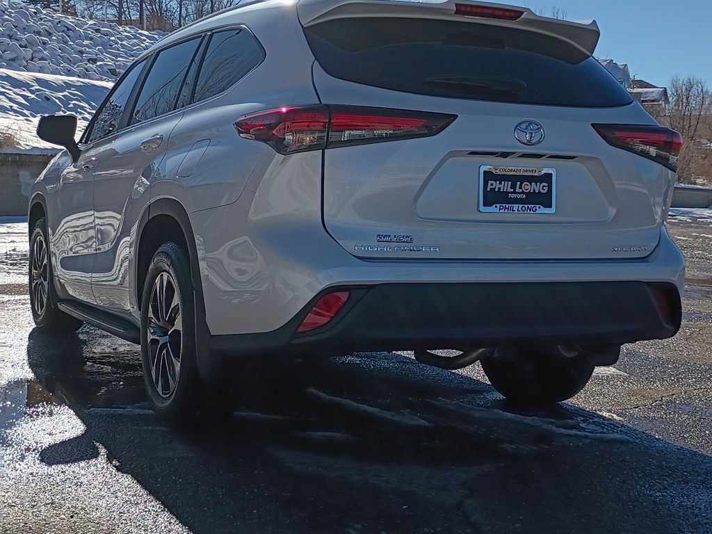 Used 2024 Toyota Highlander XLE image 4