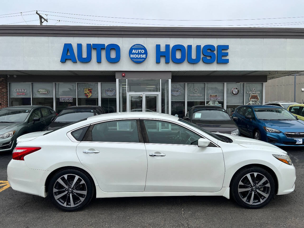 Used 2016 Nissan Altima 2.5 SR FWD image 9