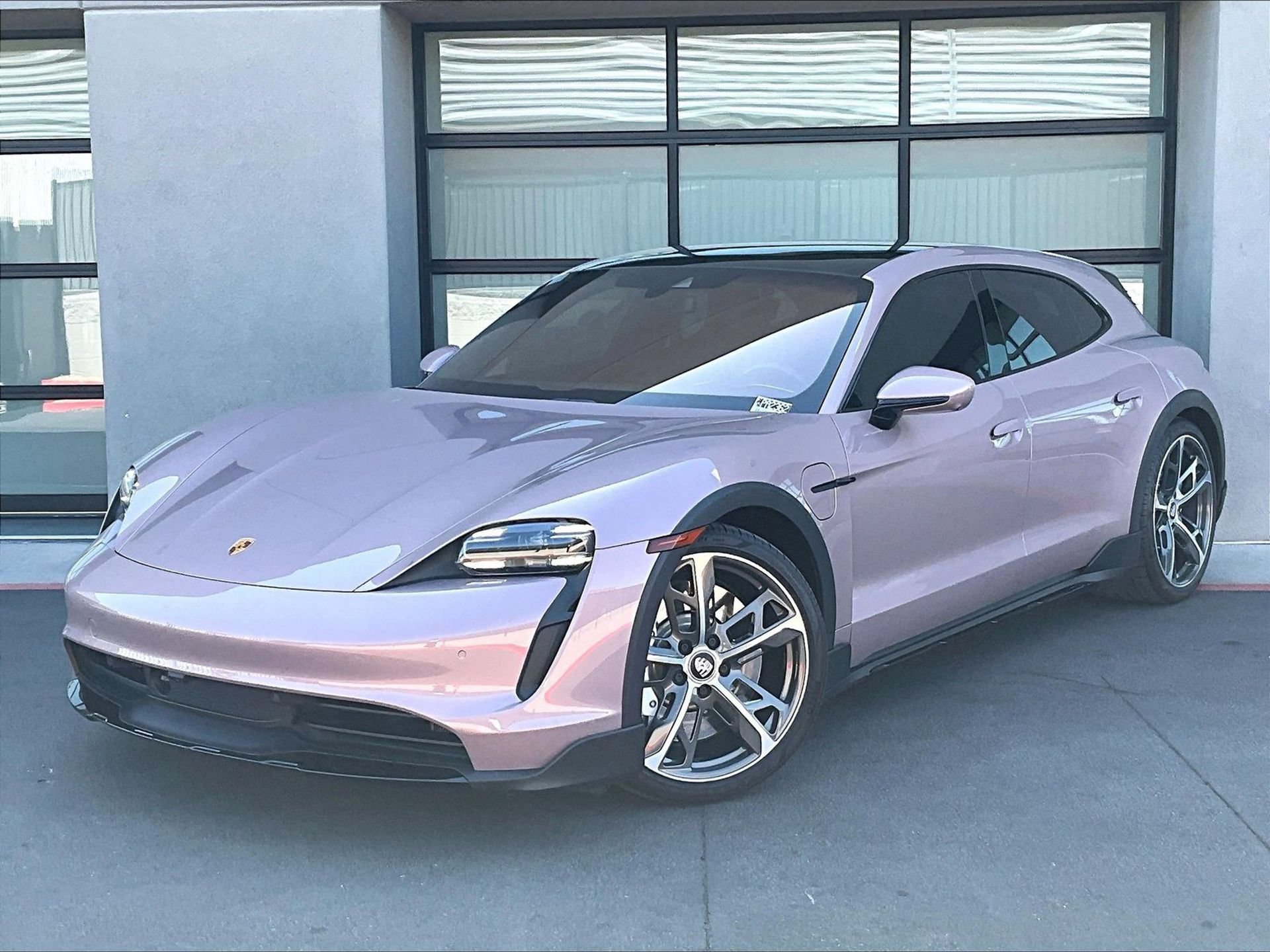 Certified 2022 Porsche Taycan 4 Cross Turismo AWD/4WD image 1