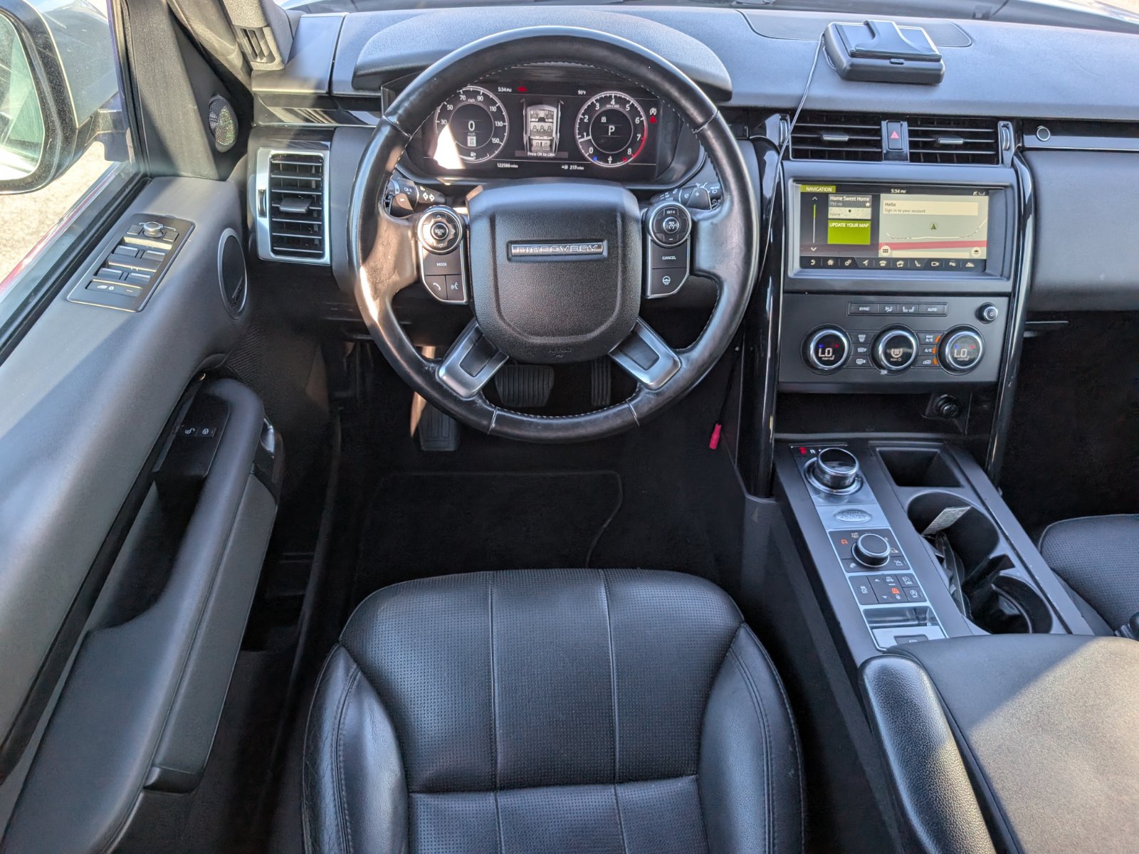 Used 2018 Land Rover Discovery SE AWD/4WD image 10