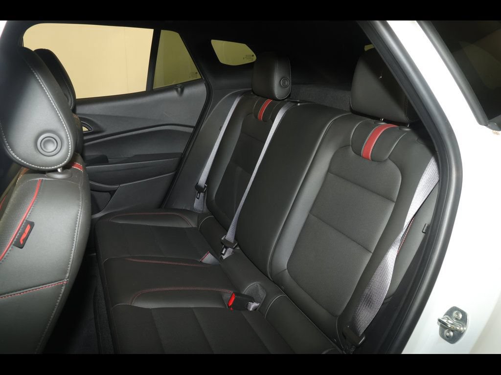 Used 2025 Chevrolet Trax RS w/ Driver Confidence Package FWD image 26