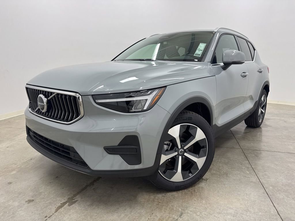 New 2025 Volvo XC40 B5 Core w/ Protection Package Premier