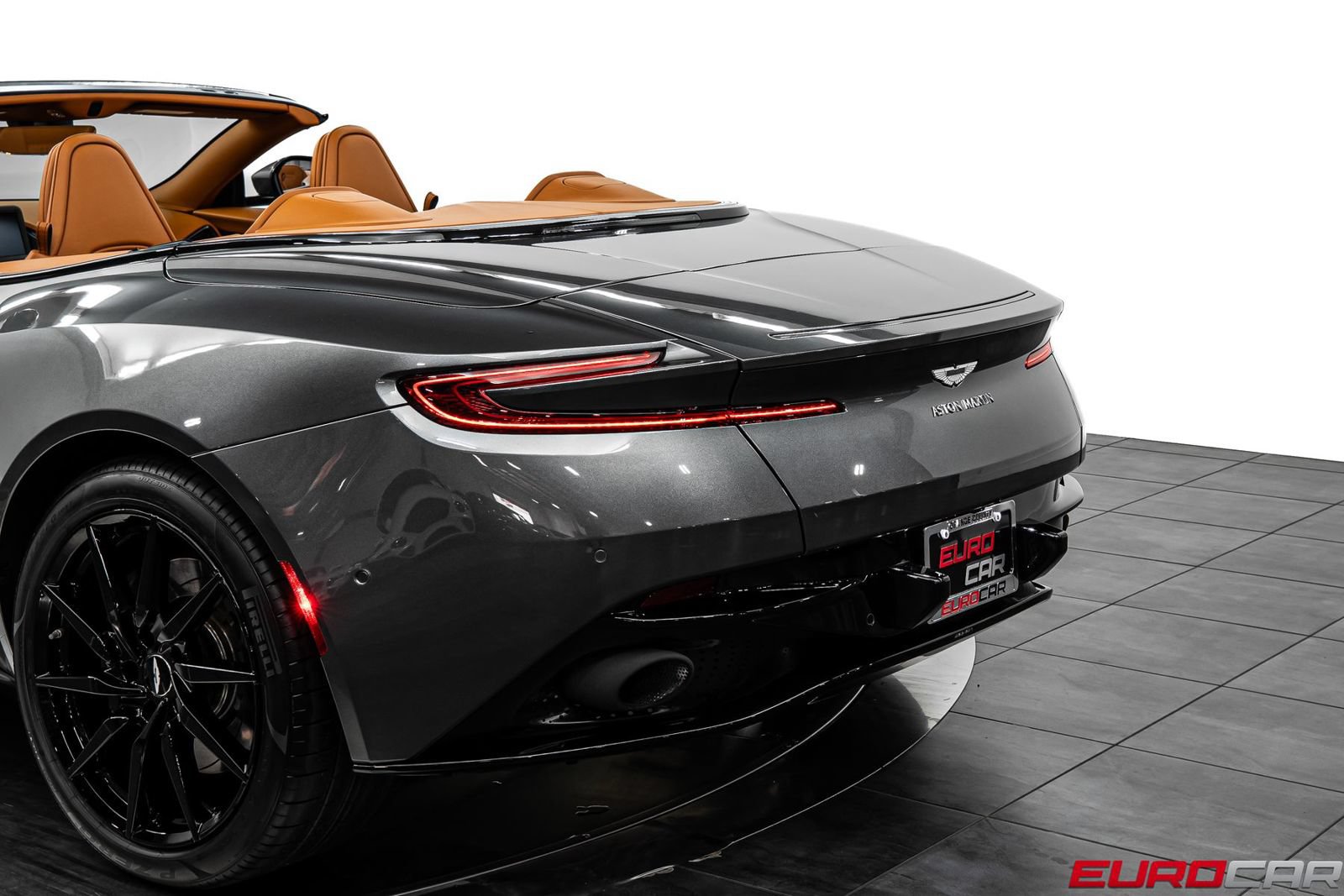 Used 2019 Aston Martin DB11 Volante RWD image 18