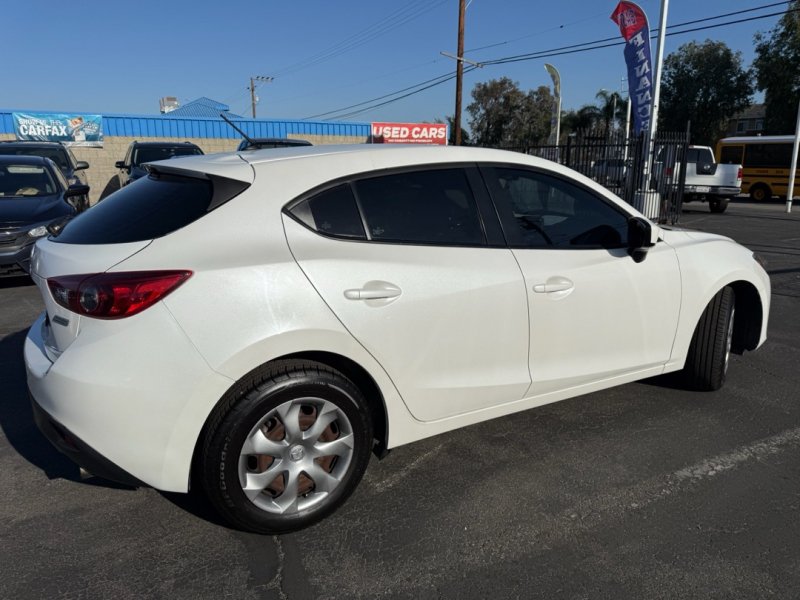 Used 2015 MAZDA MAZDA3 i Sport FWD image 9