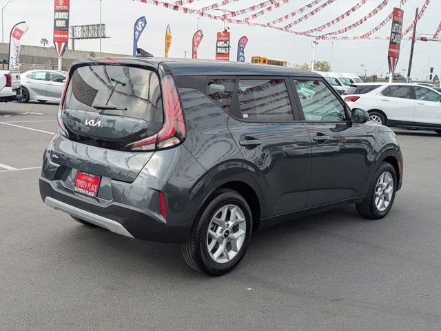 Used 2025 Kia Soul LX w/ LX Technology Package image 8
