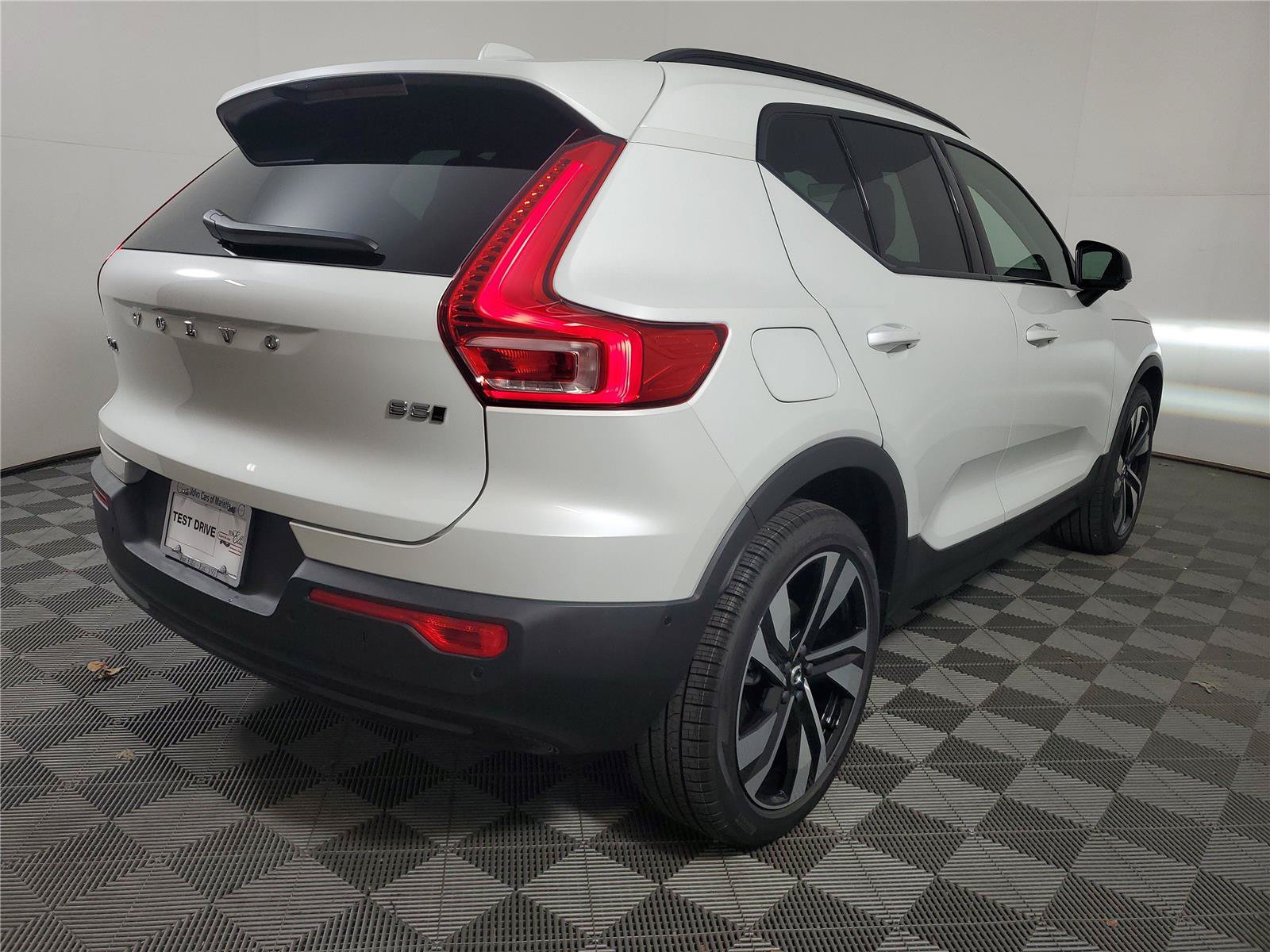 New 2026 Volvo XC40 B5 Plus w/ Climate Package AWD/4WD image 6