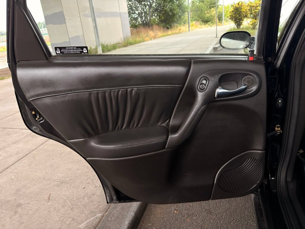 Used 2001 Saturn L-Series L200 FWD image 25
