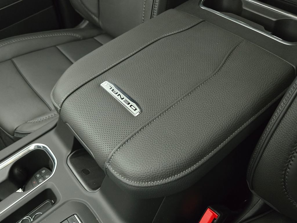 New 2025 GMC Sierra 2500 Denali w/ Denali Reserve Package image 35
