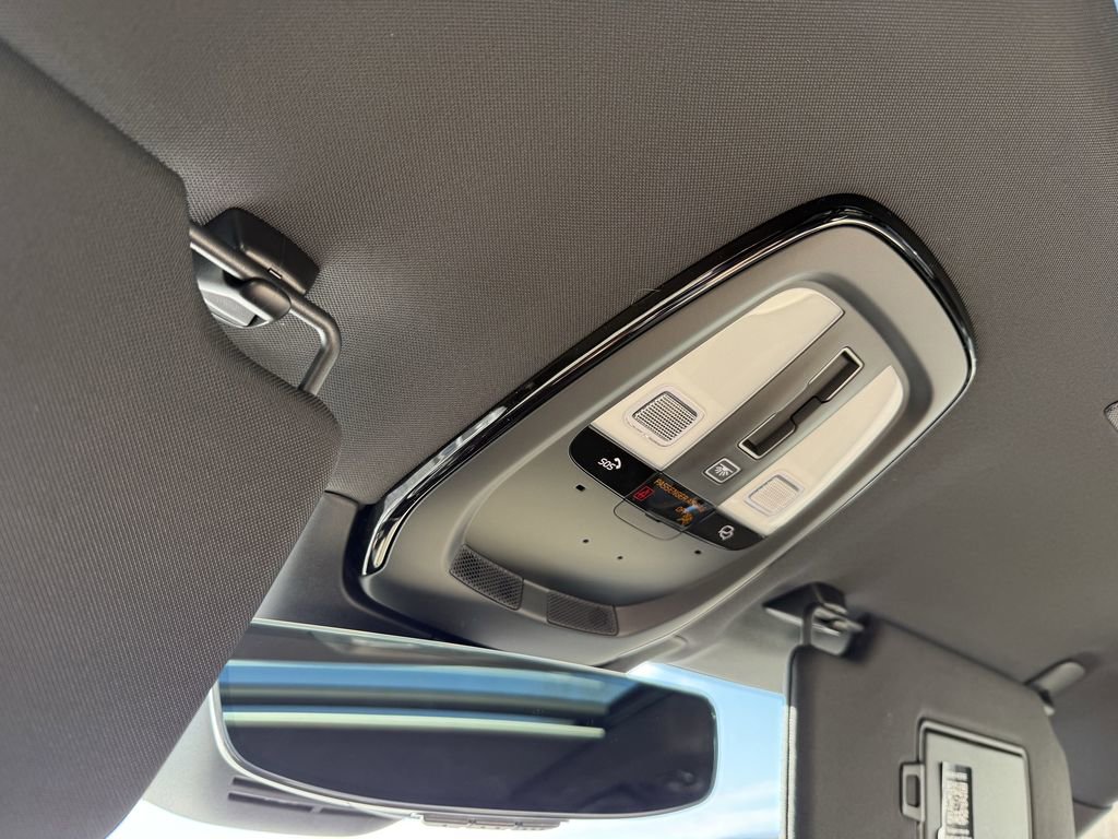 New 2026 Volvo XC90 B6 Plus w/ Protection Package Premier image 25