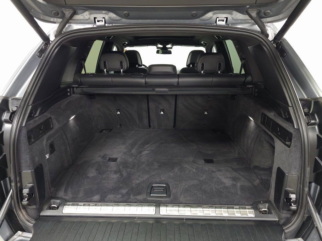 Used 2024 BMW X5 xDrive50e image 8