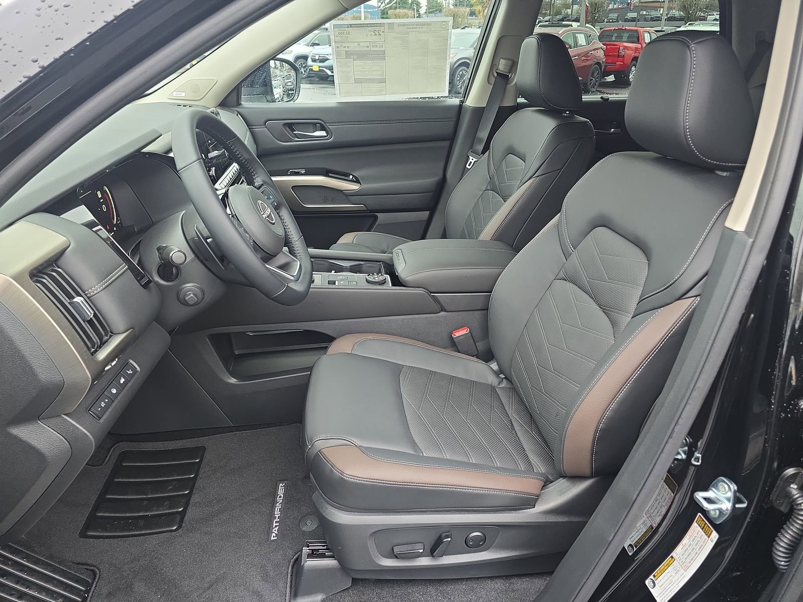 New 2025 Nissan Pathfinder Platinum image 12