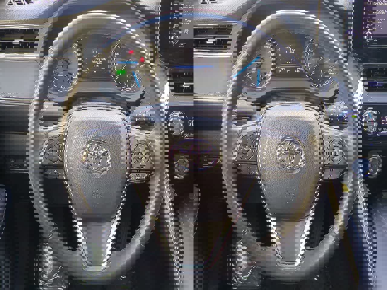 Used 2022 Toyota Venza XLE image 23