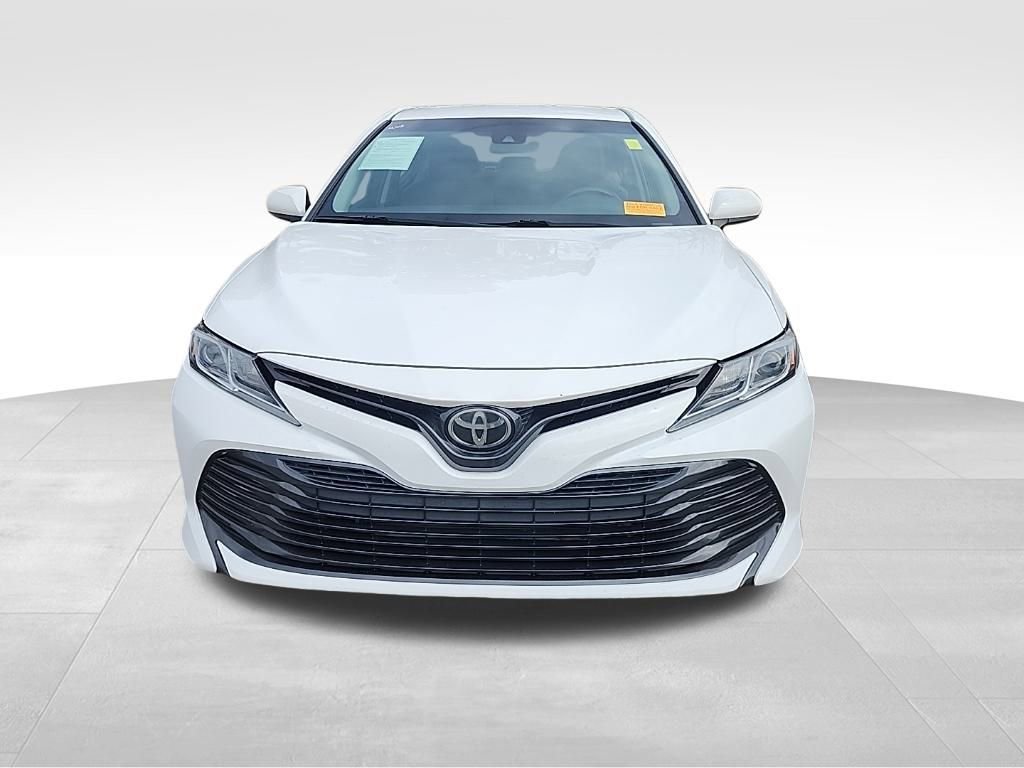 Used 2018 Toyota Camry L image 11
