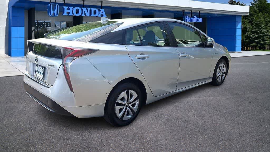 Used 2017 Toyota Prius Four FWD image 8