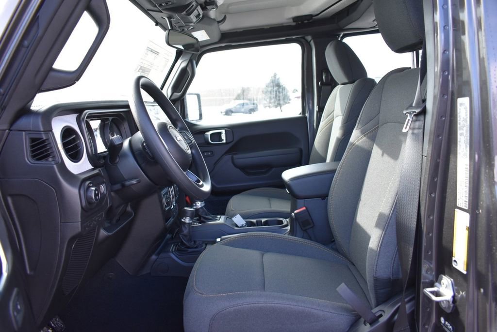 New 2026 Jeep Gladiator Sport AWD/4WD image 12