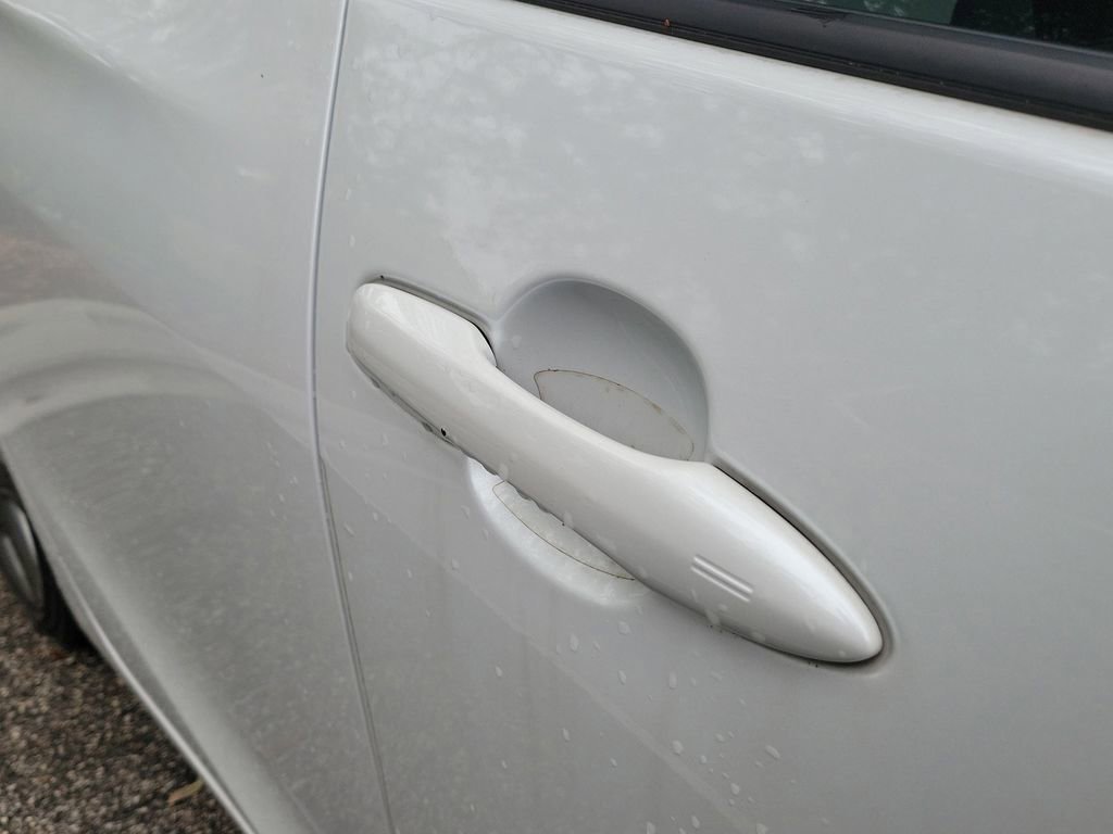 Used 2022 Toyota Prius XLE FWD image 12