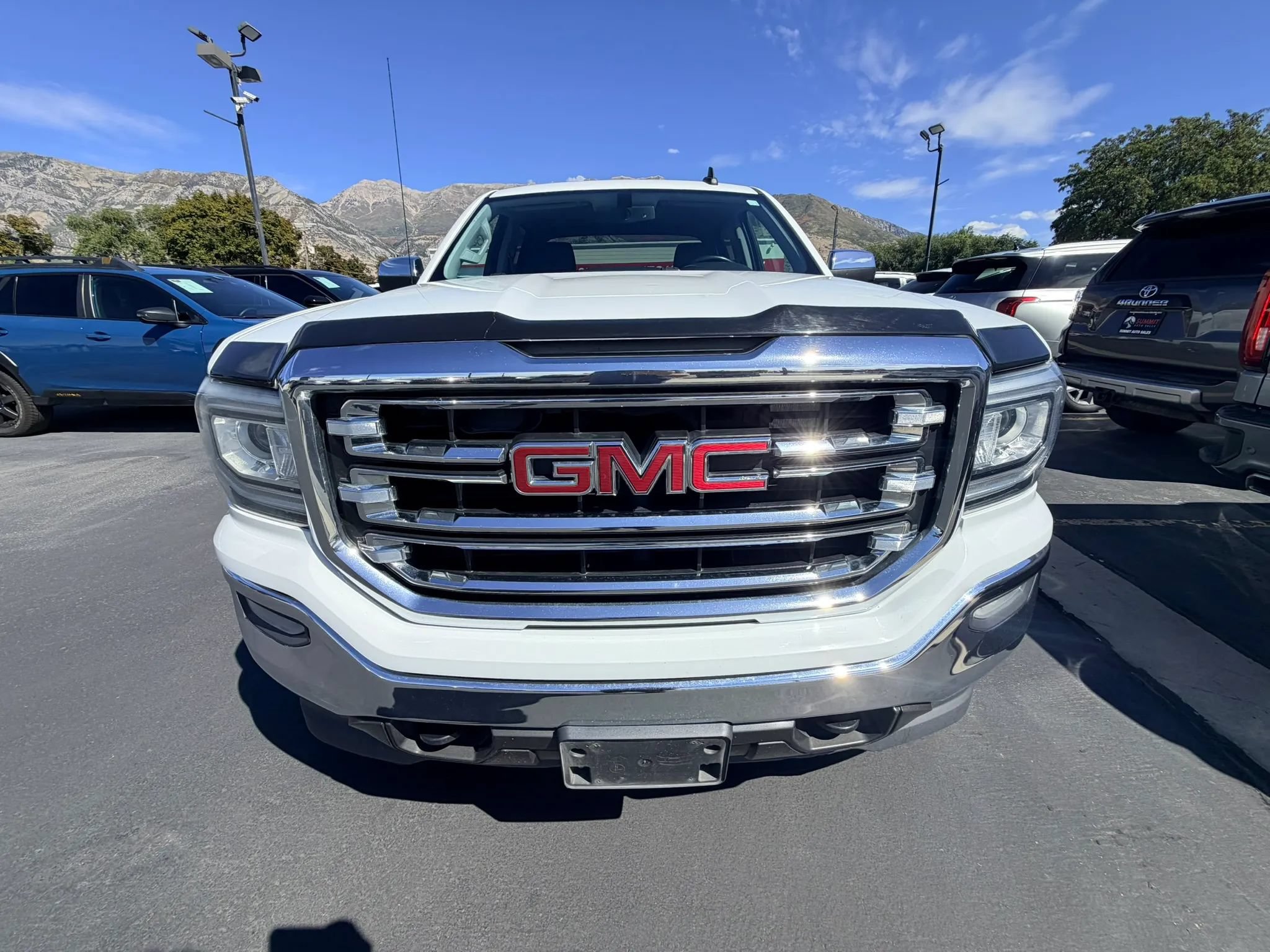 Used 2018 GMC Sierra 1500 SLT w/ SLT Premium Package AWD/4WD image 9