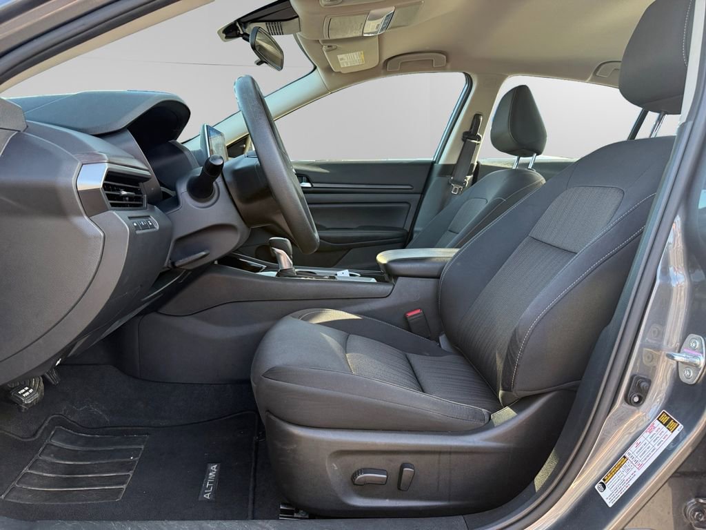 Used 2024 Nissan Altima 2.5 SV image 9