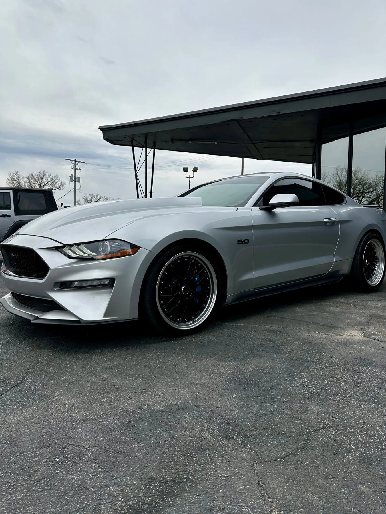 Used 2019 Ford Mustang GT Premium image 3
