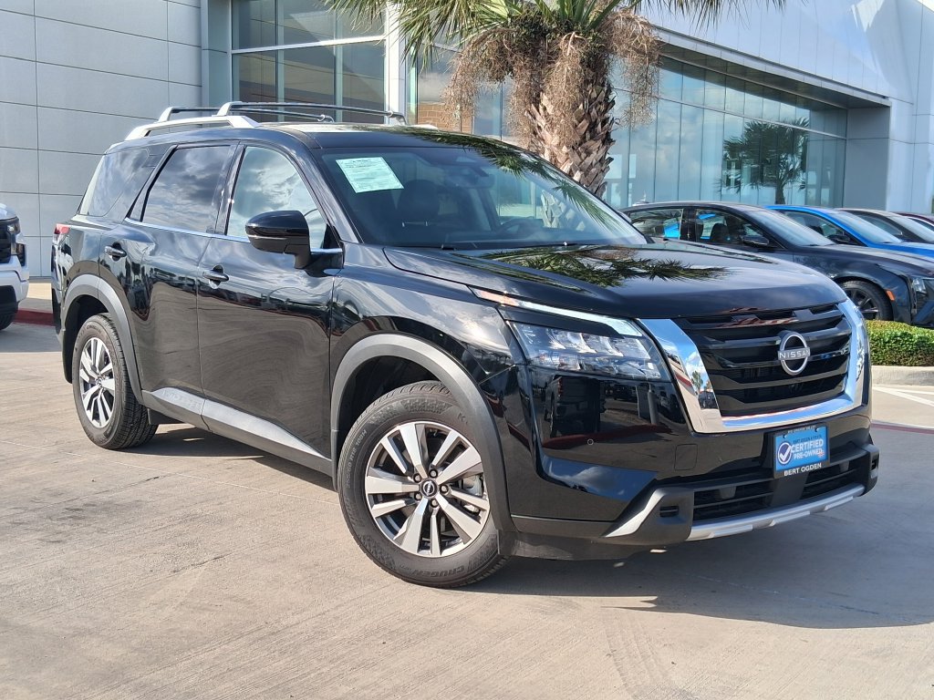 Used 2025 Nissan Pathfinder SL FWD image 1