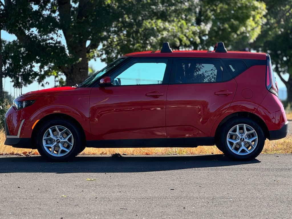 Used 2024 Kia Soul LX w/ Option Group 015 FWD image 4