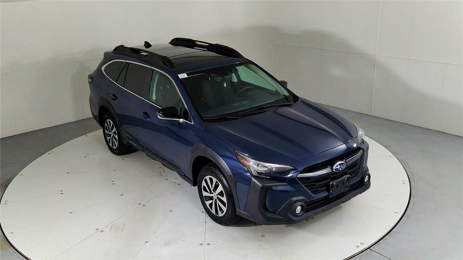 Used 2023 Subaru Outback Premium image 13