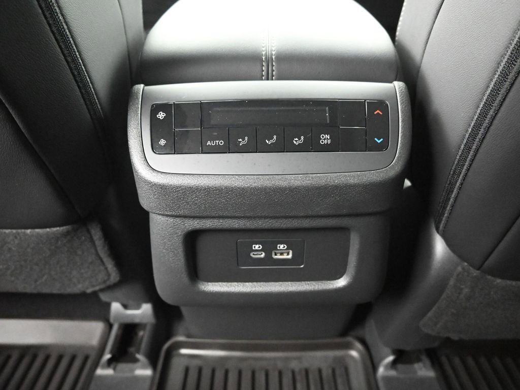 Used 2025 Nissan Pathfinder SL w/ Black Appearance Package AWD/4WD image 24