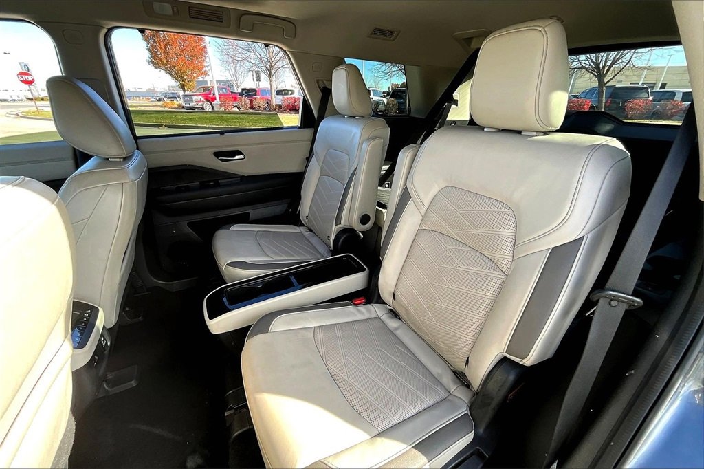 Used 2022 Nissan Pathfinder Platinum w/ Cargo Package image 34