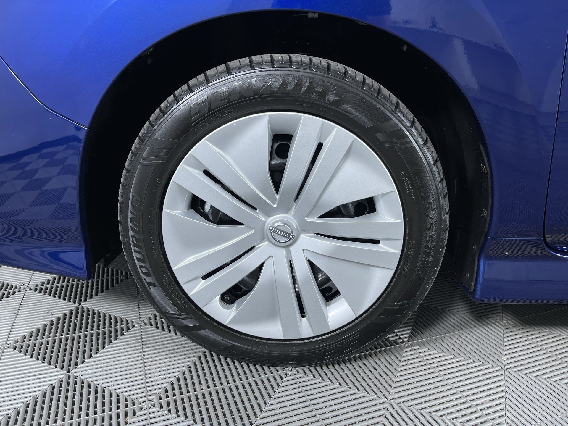 Certified 2025 Nissan Leaf S FWD image 24