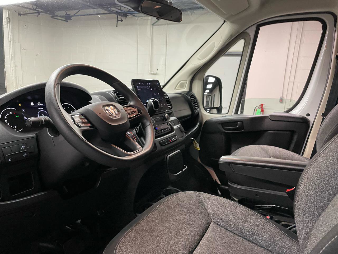 Used 2022 RAM ProMaster 2500 w/ Driver Convenience Group FWD image 20