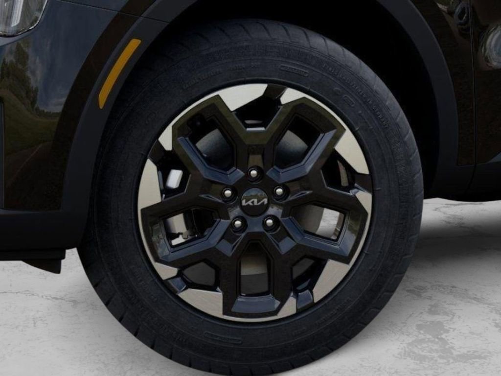 Used 2025 Kia Sorento S image 9