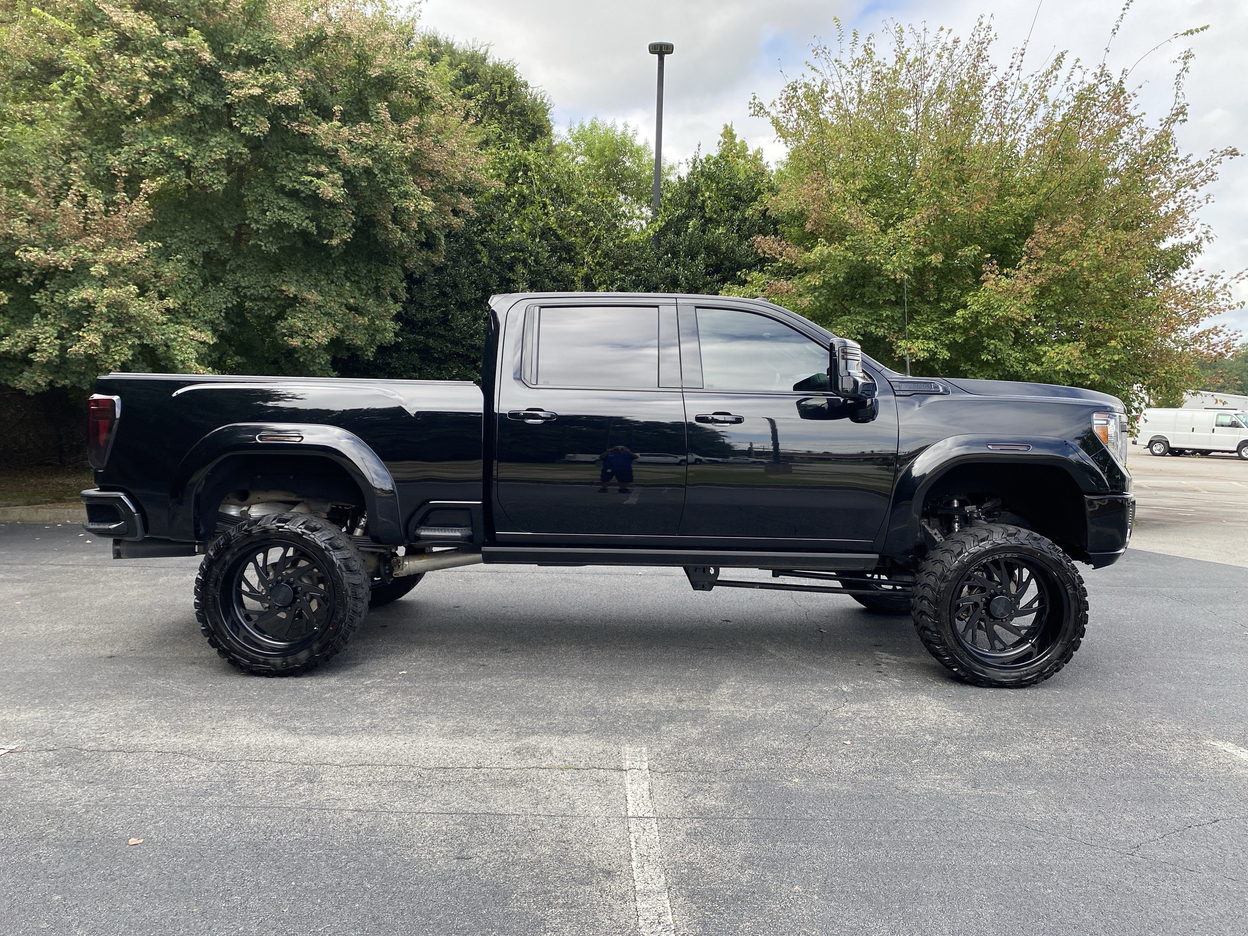 Used 2021 GMC Sierra 2500 AT4 w/ AT4 Premium Plus Package AWD/4WD image 10