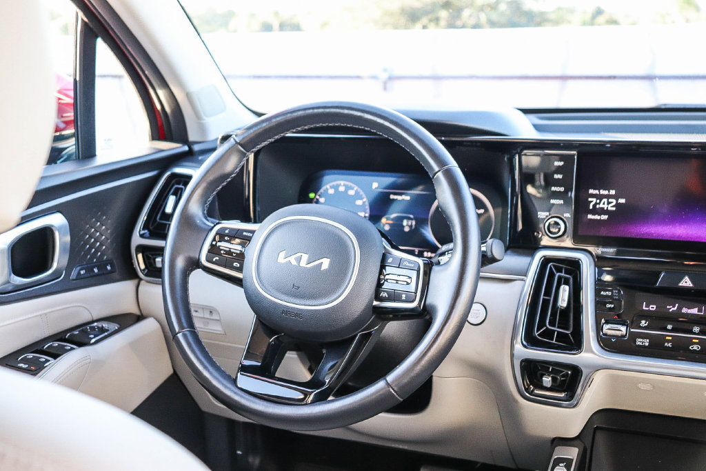 Used 2023 Kia Sorento SX Prestige AWD/4WD image 17
