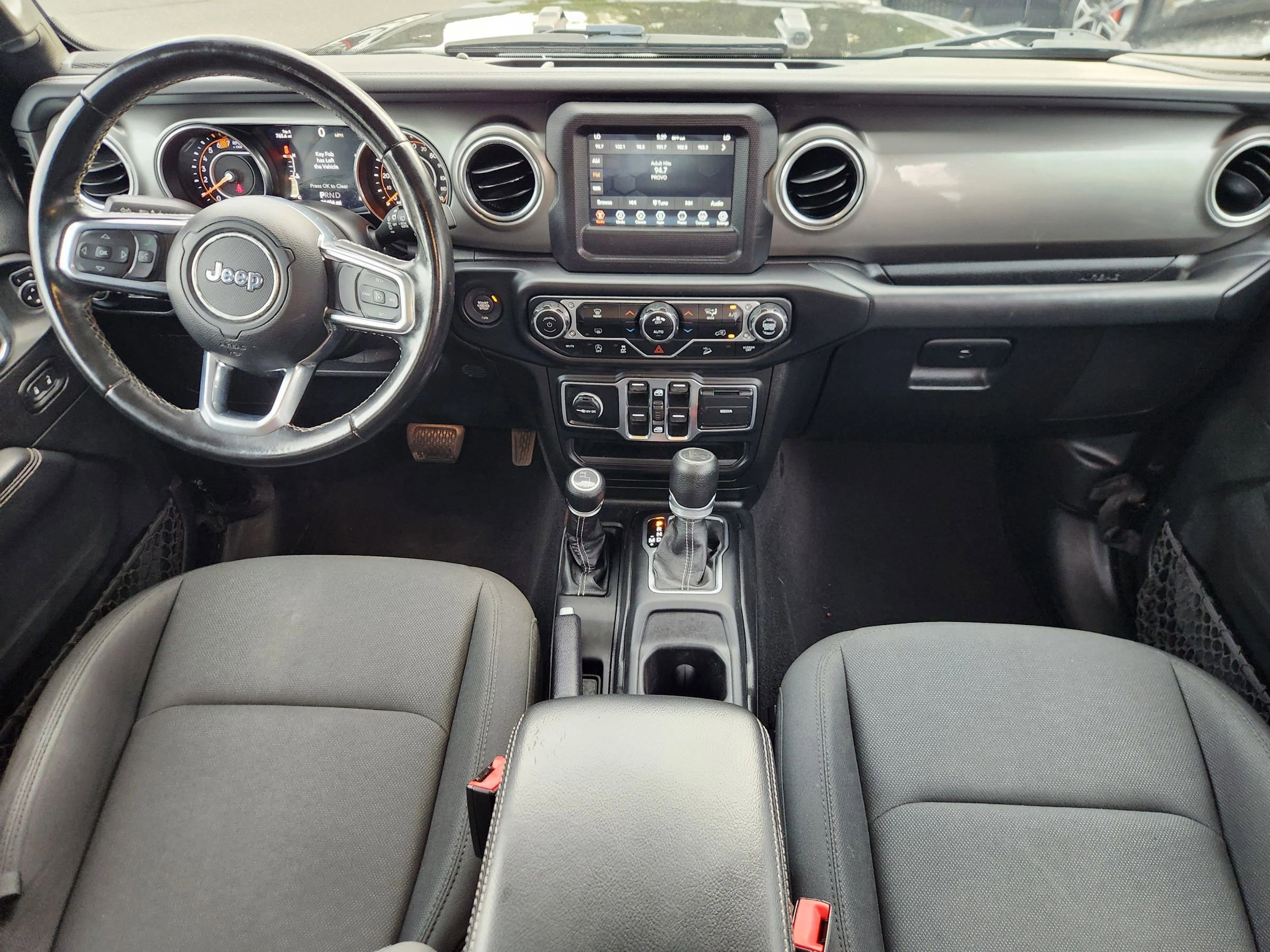 Used 2020 Jeep Wrangler Unlimited Sahara image 2