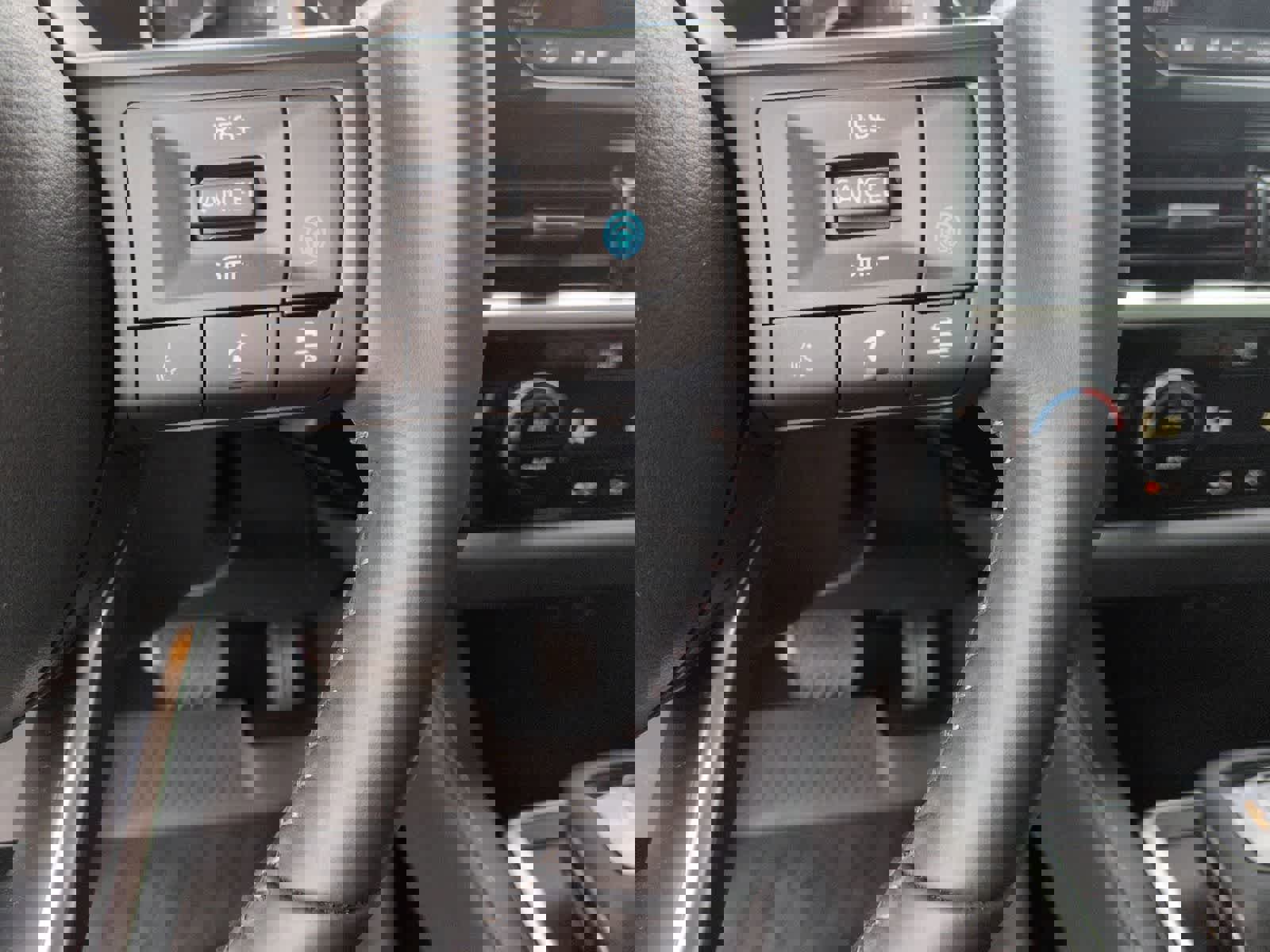 Used 2024 Nissan Pathfinder SV w/ Black Appearance Package image 23