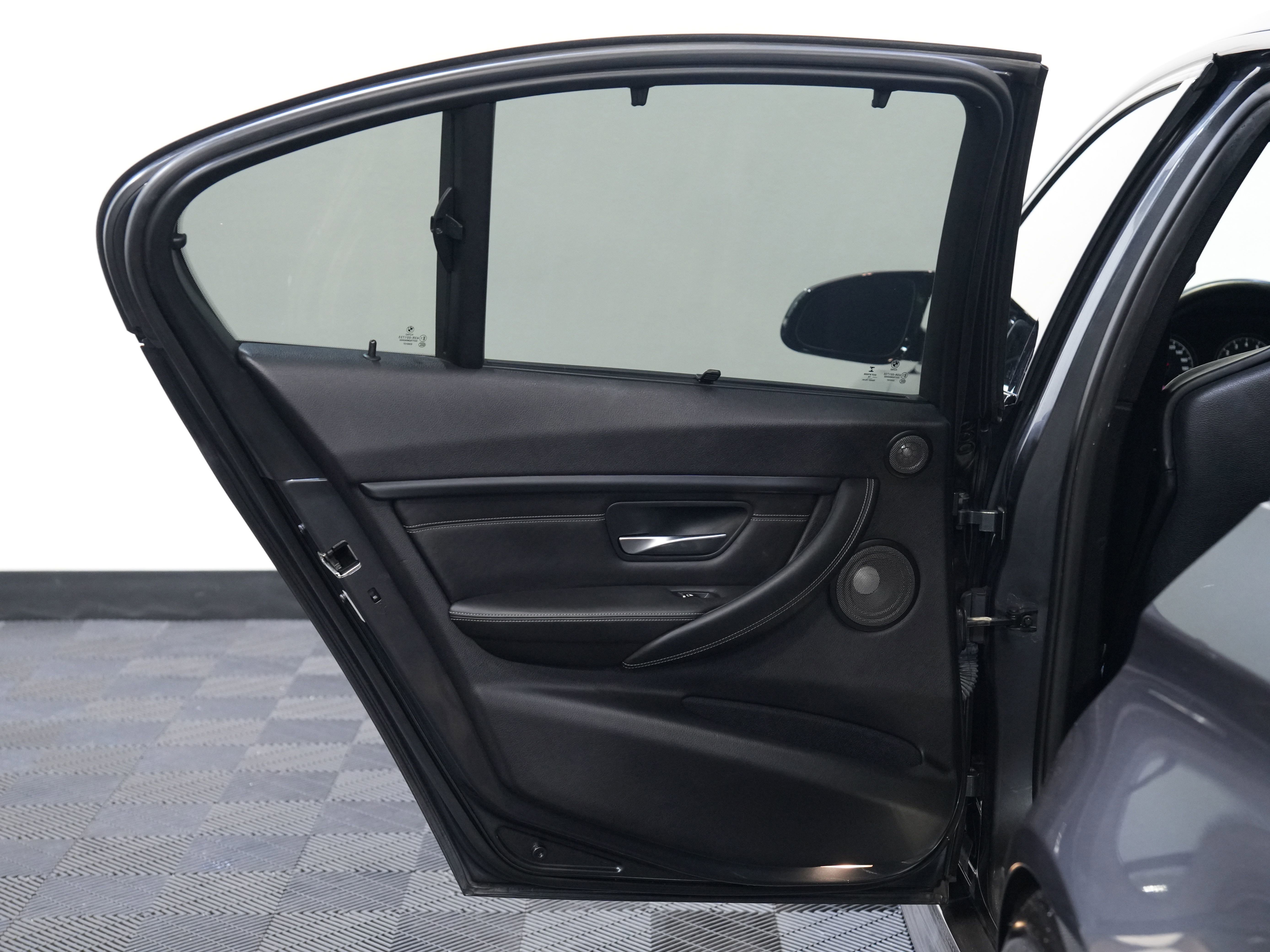 Used 2016 BMW M3 image 26