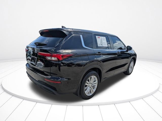 Used 2024 Mitsubishi Outlander ES FWD image 4