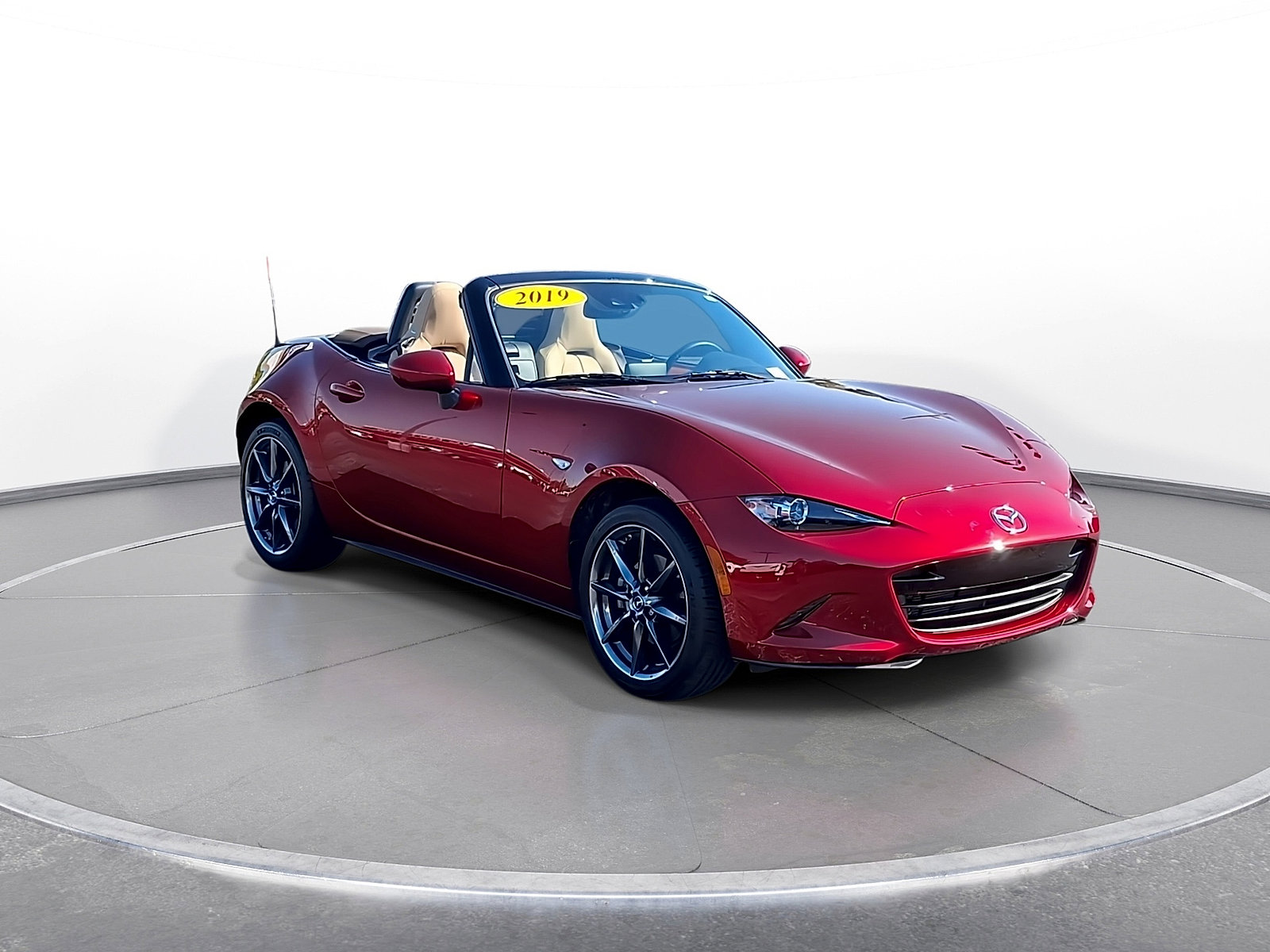 Used 2019 MAZDA MX-5 Miata Grand Touring w/ GT-S Package RWD image 2