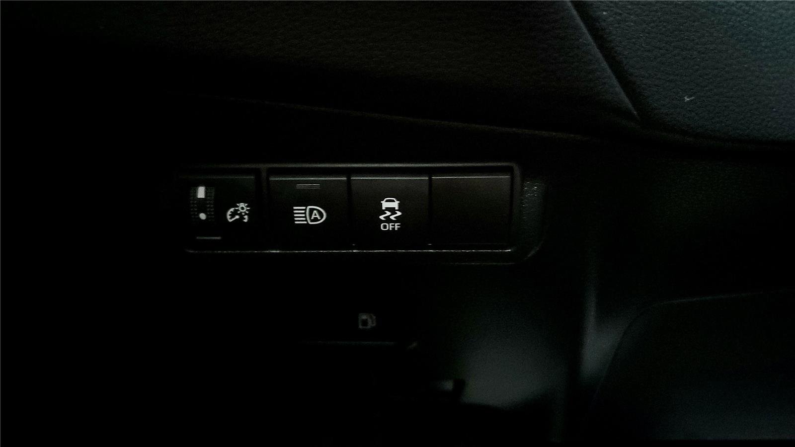 Used 2024 Toyota Corolla Cross Nightshade image 33