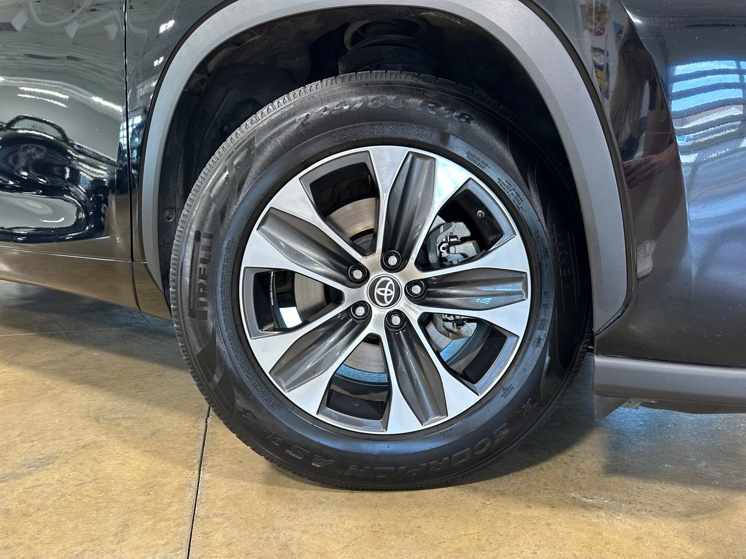 Used 2022 Toyota Highlander XLE FWD image 10