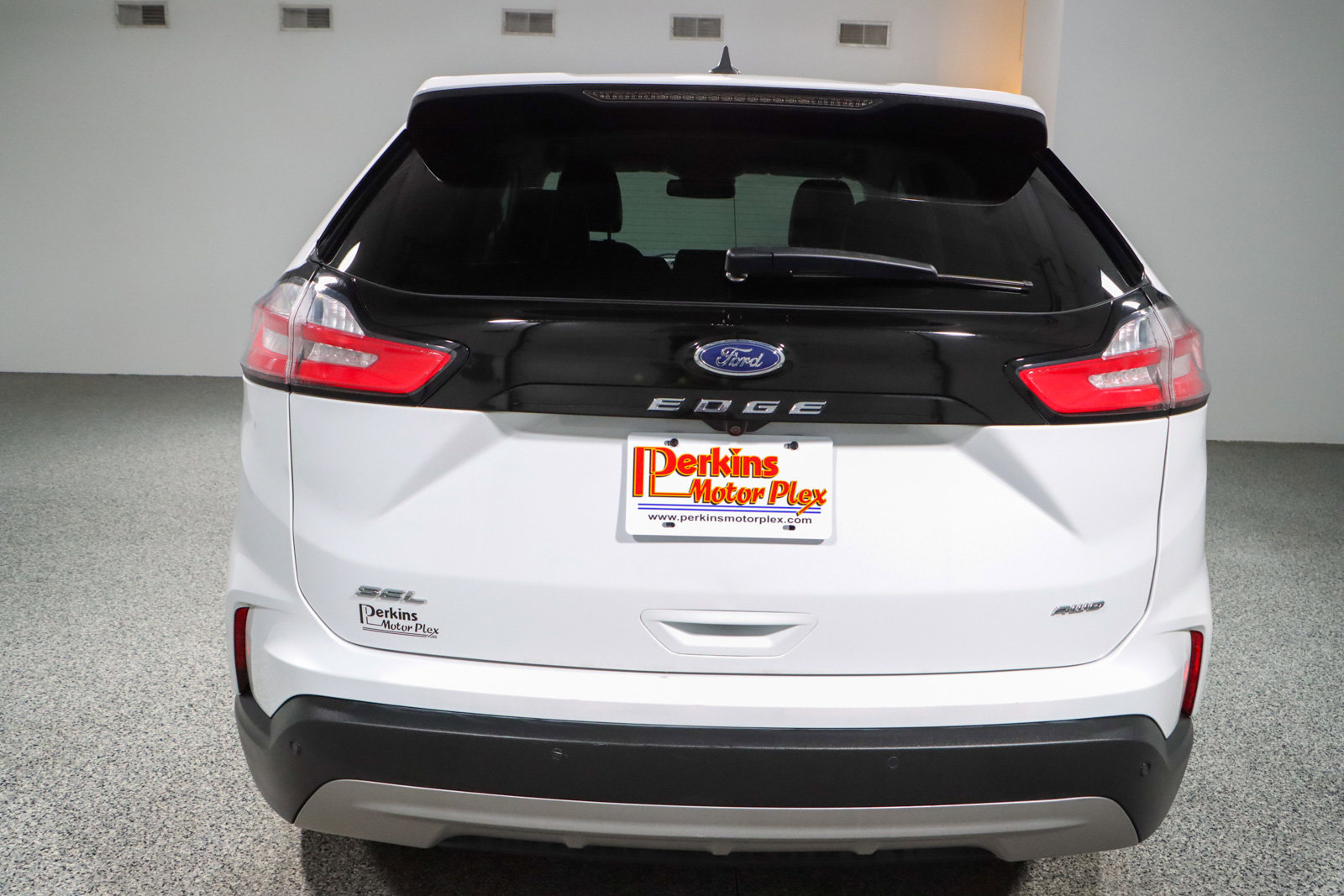 Used 2024 Ford Edge SEL image 8